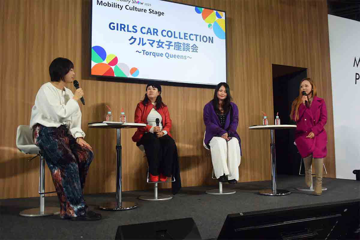 座談会に登場したNAOさん、セリィさん、なごみさん、MCの峯野アグネスさん（右から）【写真：ENCOUNT編集部】