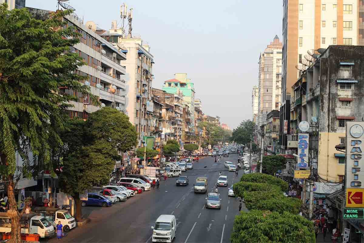 ヤンゴンの街並み（写真はイメージ）【写真：写真AC】