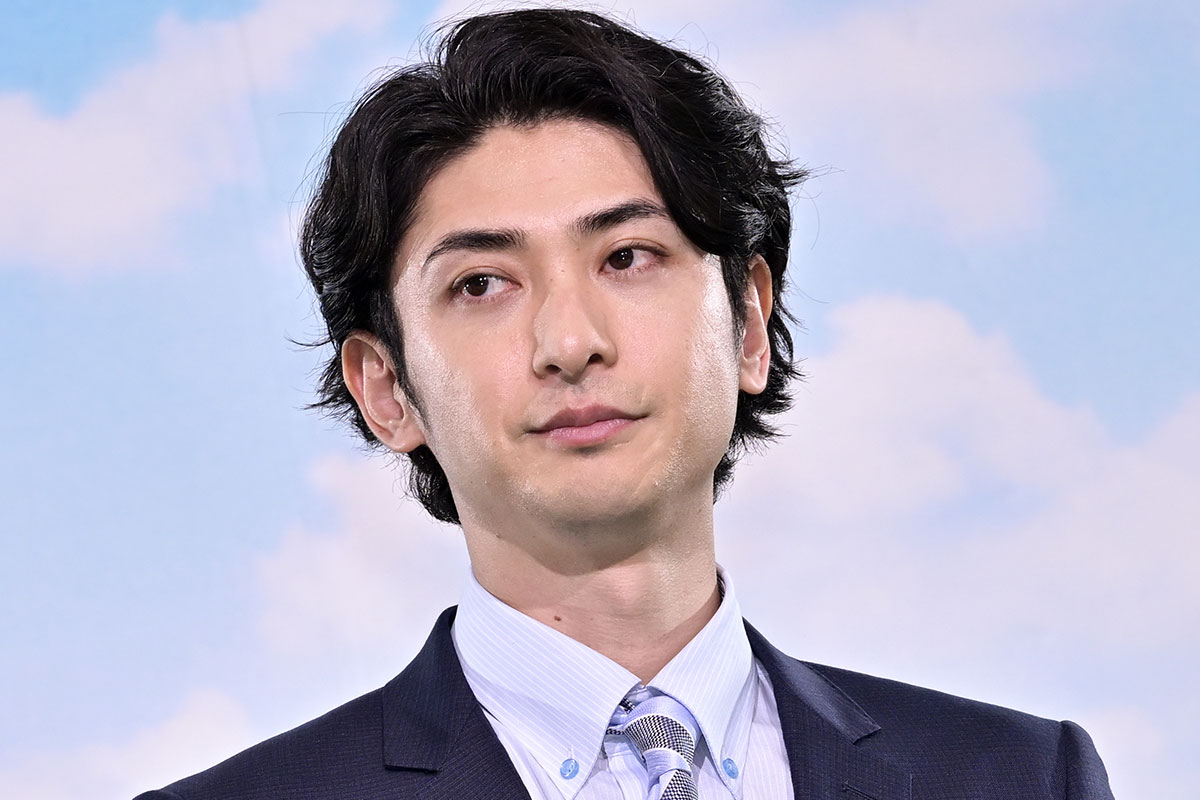 「異次元なあしのながさ！」　“5段飛ばし”の古川雄大にネット驚がく「脚ながっ!!」「悦に入った表情最高」