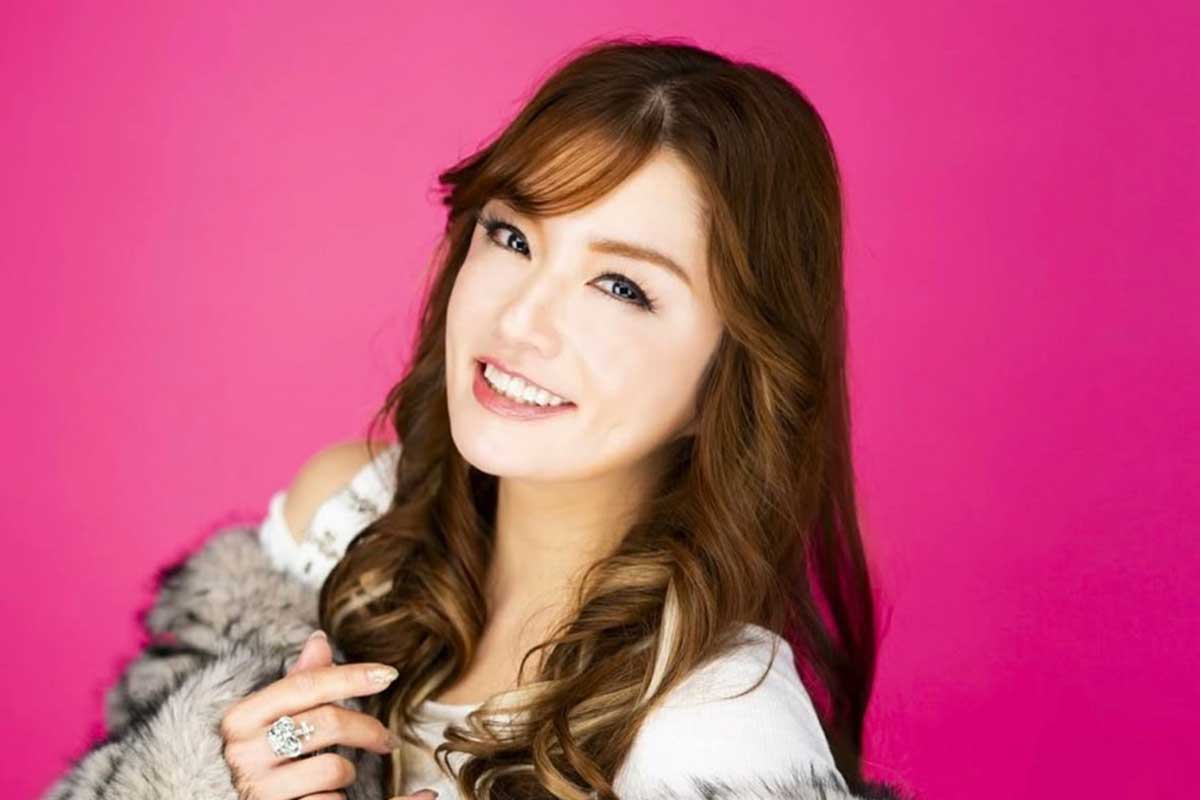 46歳・安西ひろこがチョー久々の完全ギャル化　ミニスカ姿に「たまらん」「あの頃と変わらない」