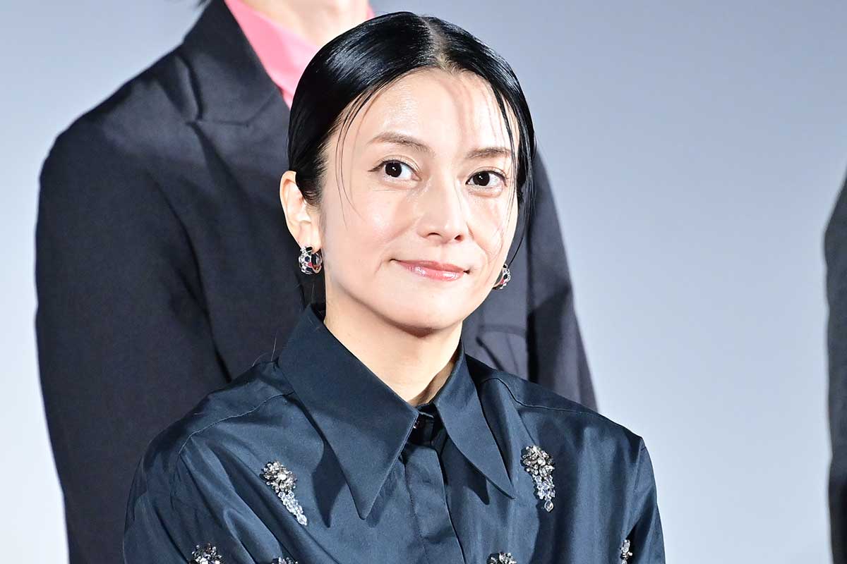 柴咲コウ、変装なしの横山裕目撃　プライベートに驚愕「いつもあんな丸出しで歩いてる!?」
