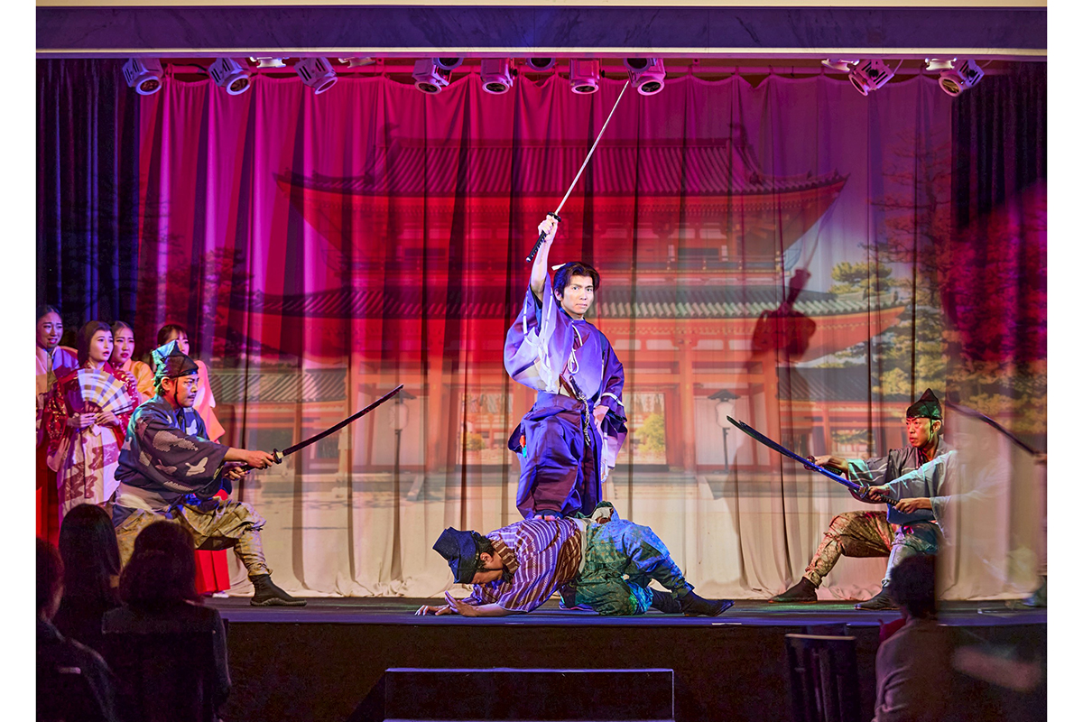 迫力ある華麗な立ち回りで客席を沸かせた古村勇人【写真：鈴木惇一郎】