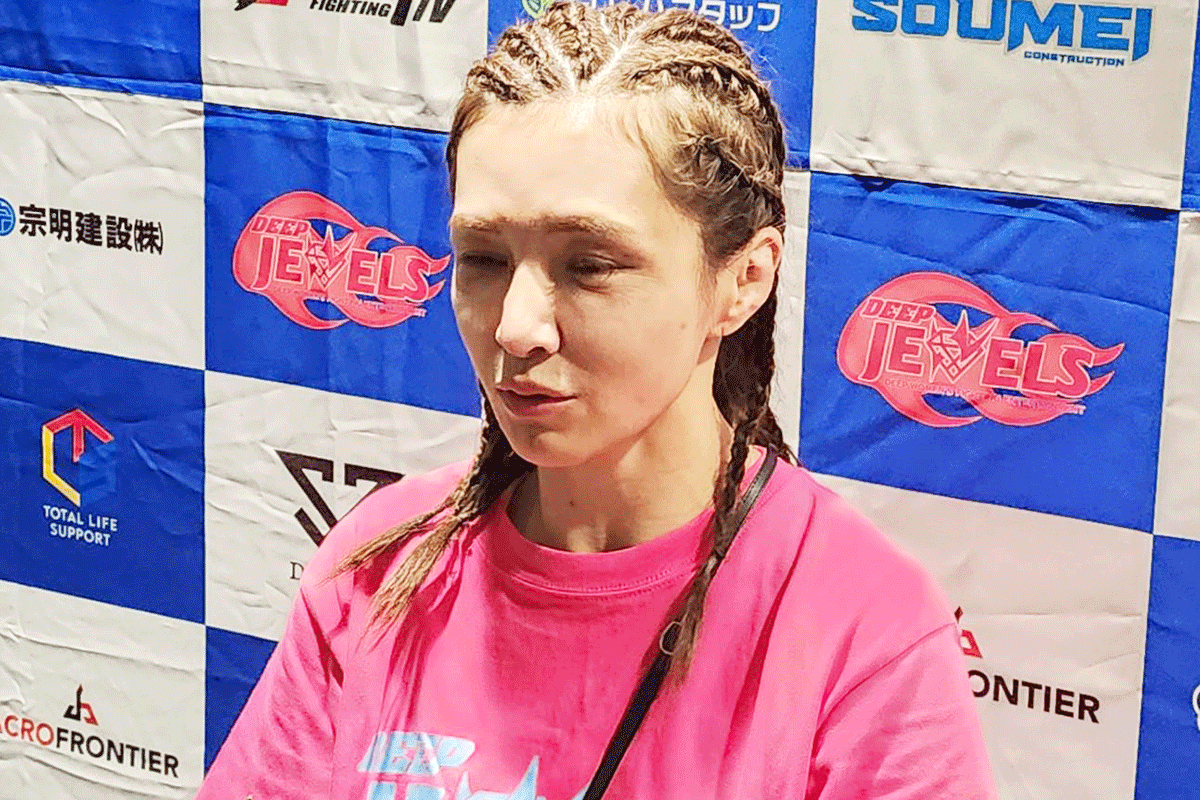 会見に登場したあきぴ【写真:ENCOUNT編集部】