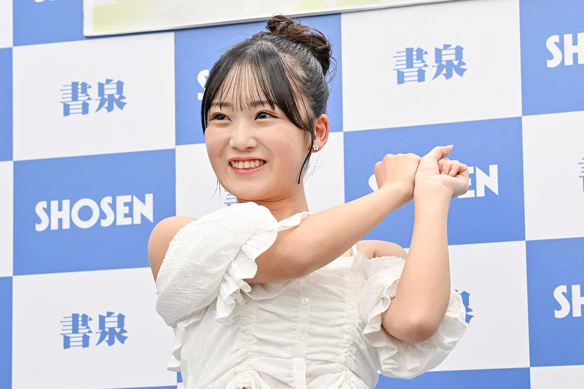 囲み取材に応じたロージークロニクルの橋田歩果【写真：ENCOUNT編集部】