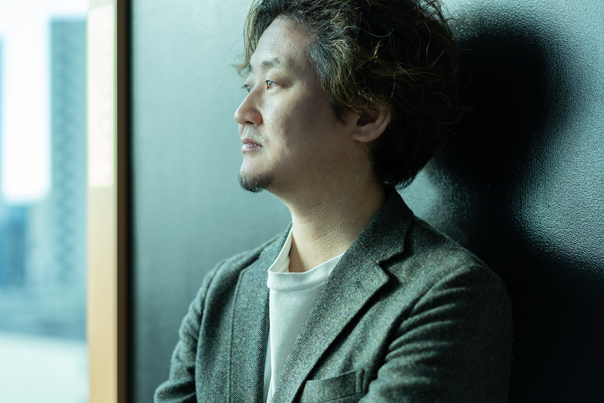 バーの“流し”が武道館の夢実現　奇跡連発の歌手・田内洵也、衝撃受けた桑田佳祐のプロ魂…成功に導いた“歌の教え”