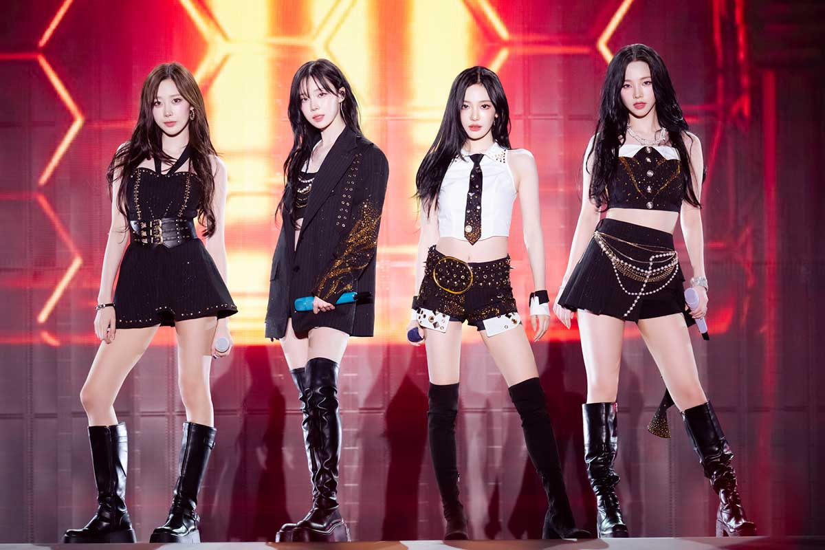 圧倒的なステージングを披露した【写真：田中聖太郎】