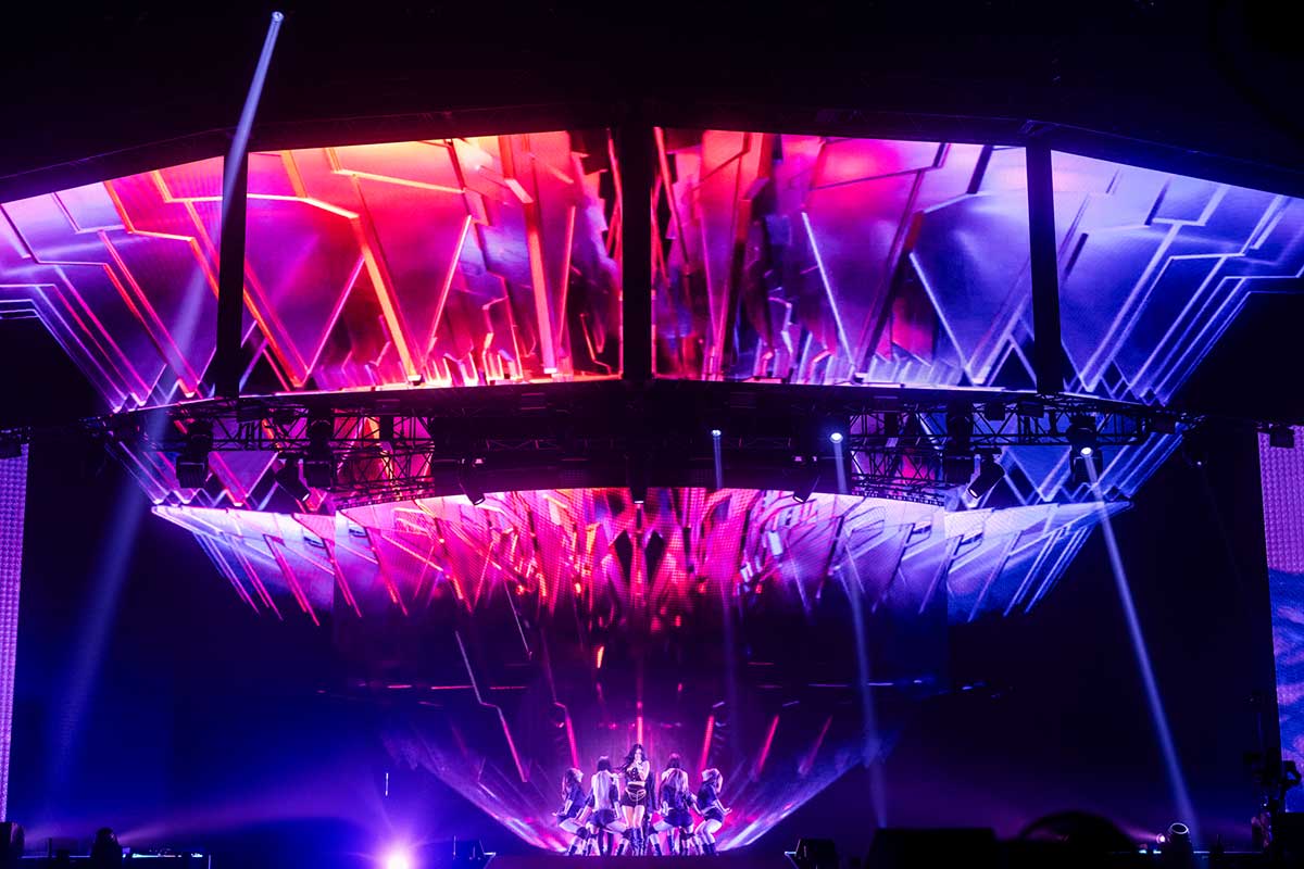 aespa、全公演チケット即完のアリーナツアー完走　緩急つけた全26曲で示した圧倒的な世界観【ライブレポート】