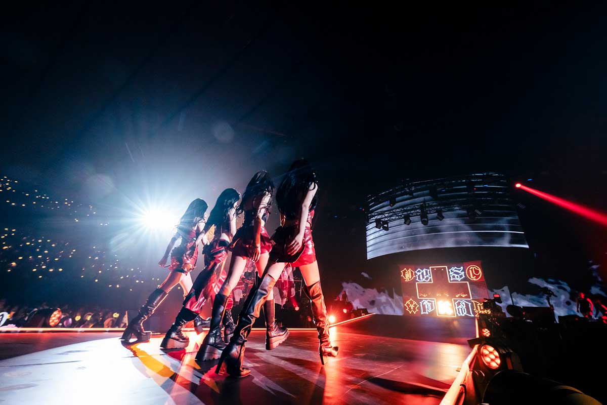 横並びで移動するaespa【写真：田中聖太郎】