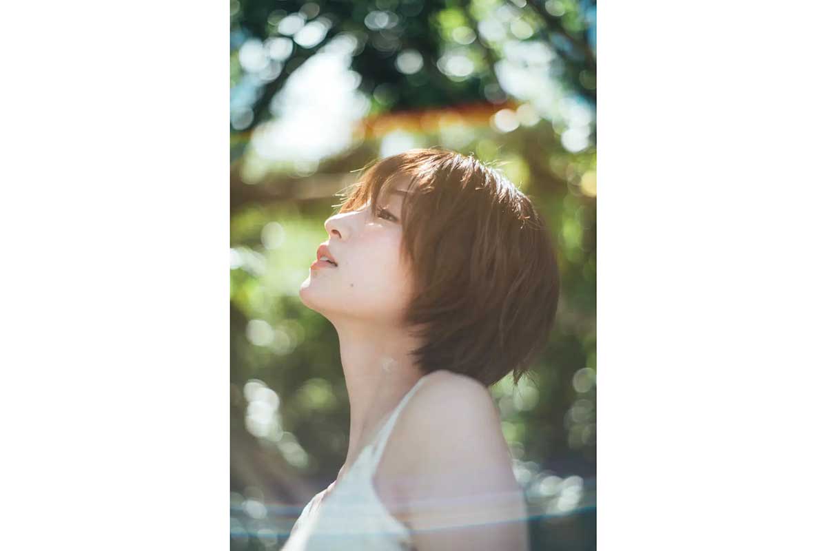 岡崎紗絵、2026年カレンダーブックを発売　20代ラスト写真集の未公開カットで構成