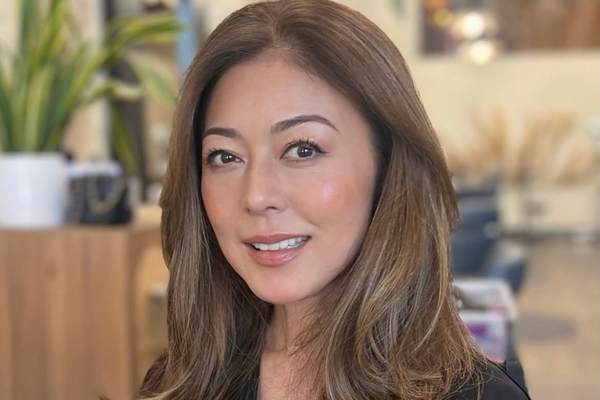 “グラビアの女王”がビーチ降臨　武田久美子、娘との親子ショットに反響「美人母娘」「ゴージャス」