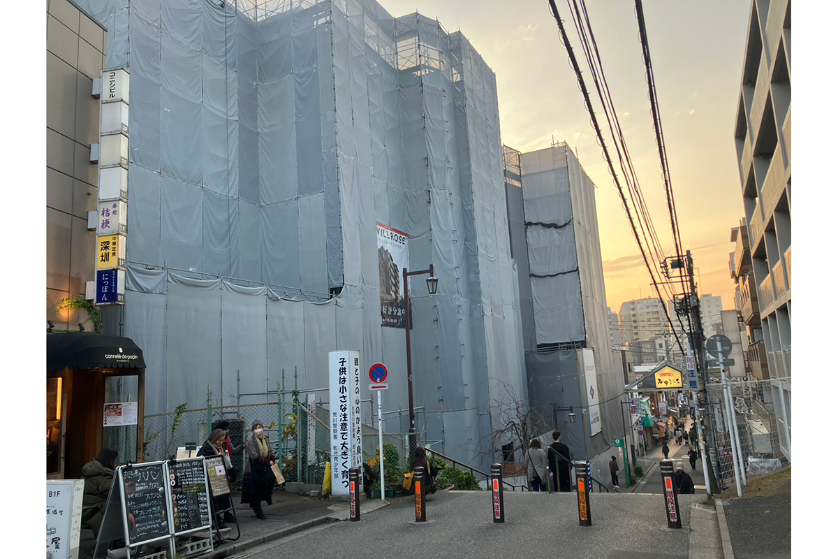 景観「ぶち壊し」のマンション開発、住民も嘆き「ここまで圧迫感が…」　名所で起きた“想定外”の舞台裏