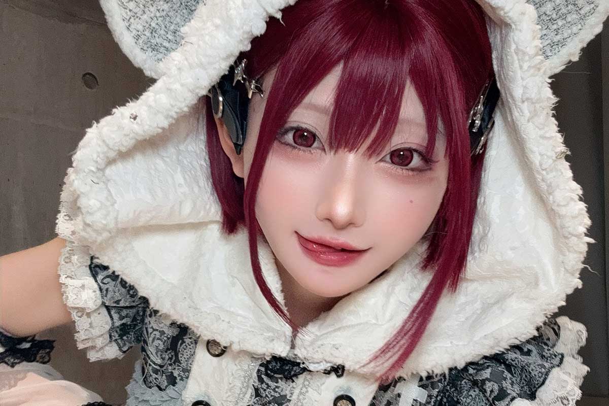 “腹筋女子”の星　ロックアイドルのバキバキボディーにネット驚嘆「カッケー」「キレてる」