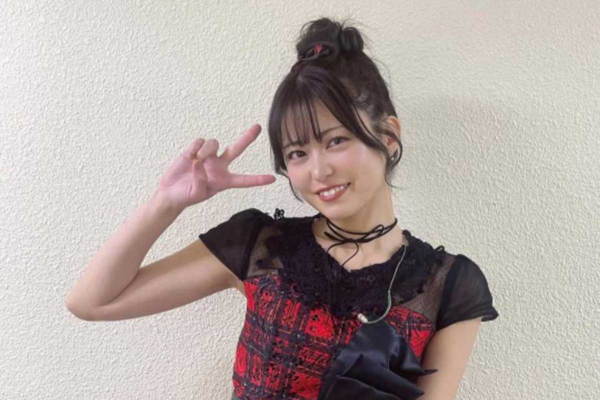 へそ出し衣装「ギリギリ」も…「スタイルマジで良すぎ！」とファン喝采　元AKB48・前田亜美「こんなにお腹を」