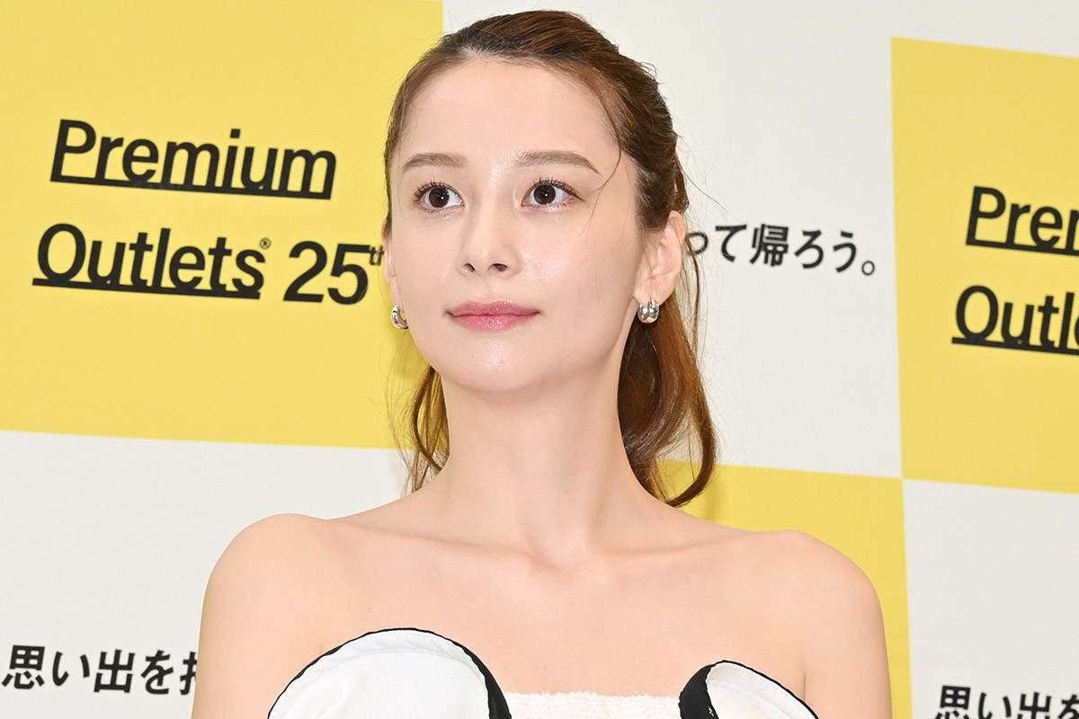 “テラハ史上No.1美女”の今　超ミニ丈キャミドレスで誕生日会…Nikiが「本当に美貌すぎる」