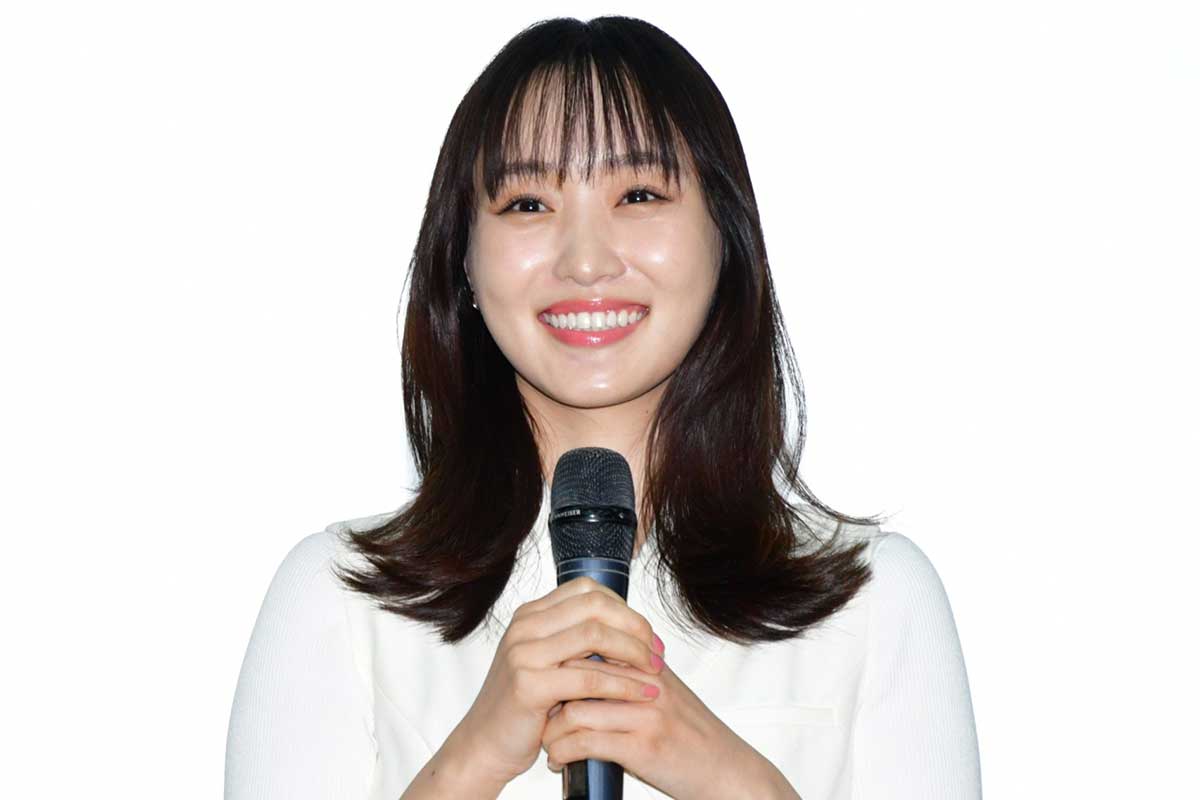 元櫻坂46の菅井友香、撮影で訪れた北海道の農業に驚き「革新的で新しくてカッコいい」