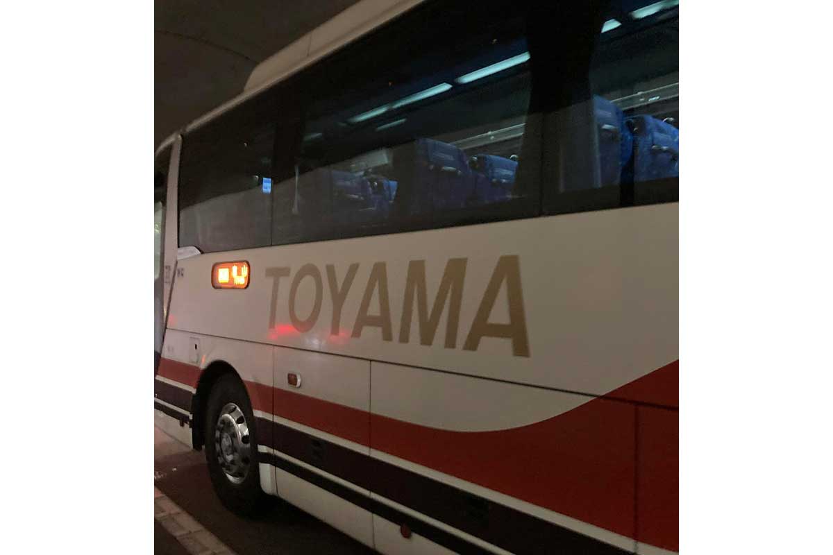 事故渋滞で母娘のトイレ限界…インターまで2.6キロ　「突然ドアが開いて…」現れた救世主に称賛の声