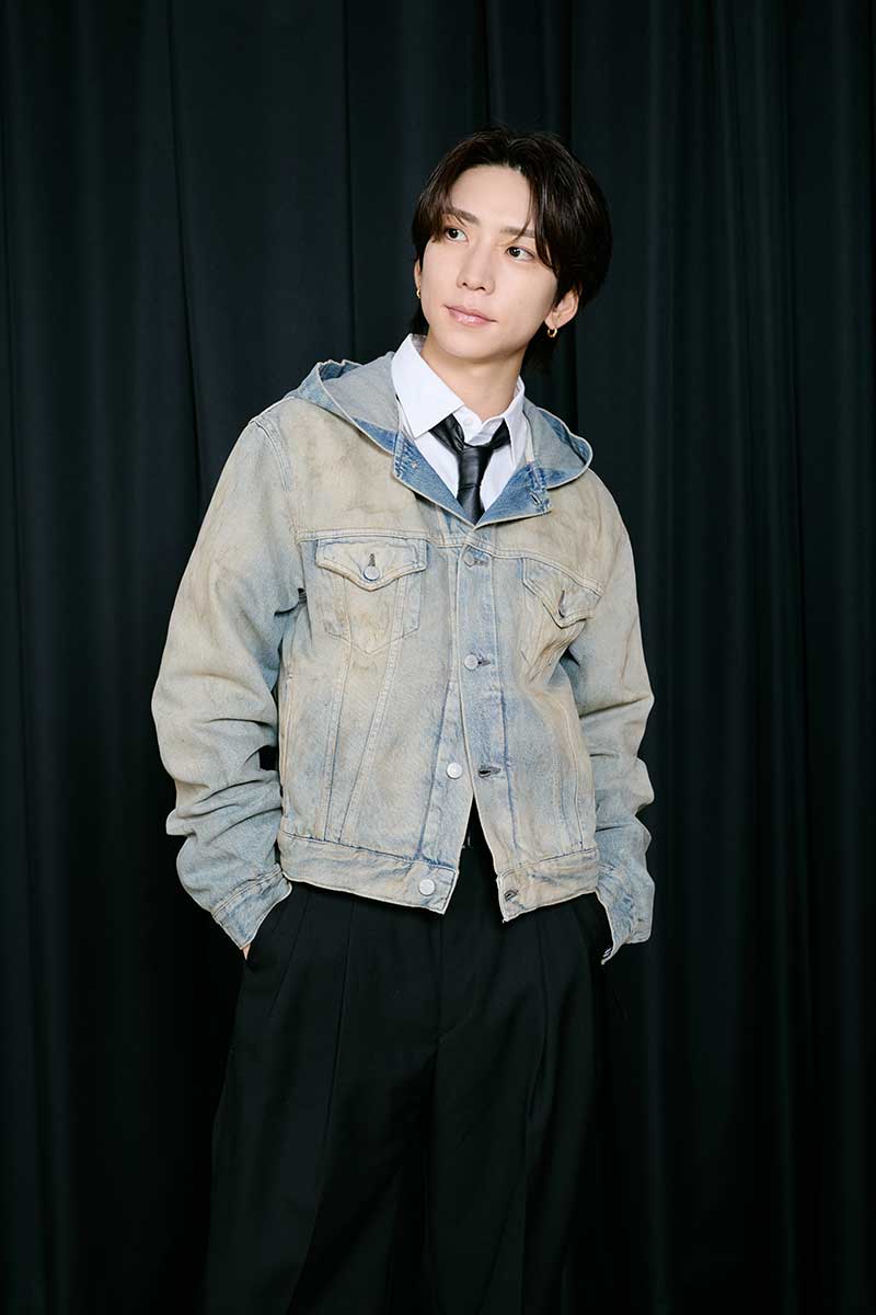 2025年を振り返った鈴木大河【写真：くさかべまき】