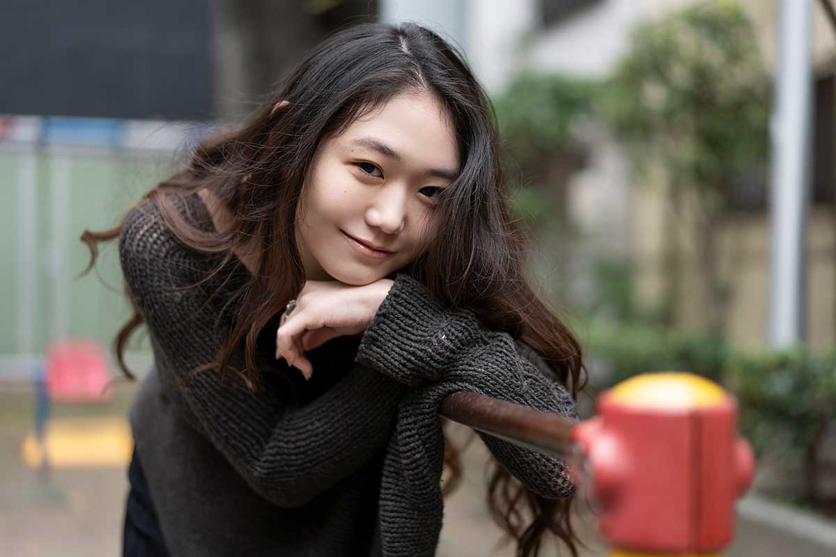 現在も母と同居「かなり密な親子関係」【写真:増田美咲】