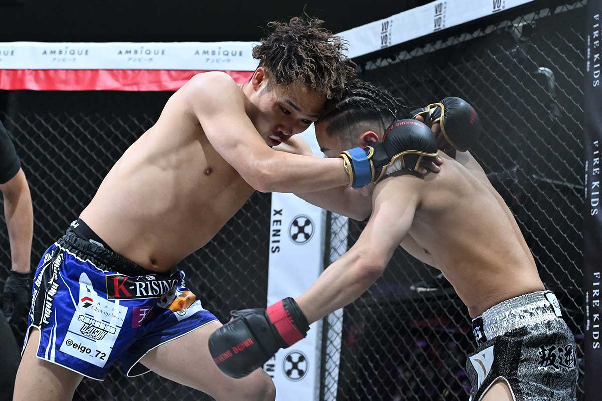 判定負けを喫したレオ(右)【写真:徳原隆元】