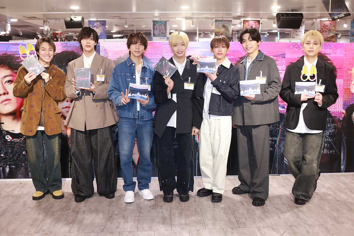 IMP.がタワレコにサプライズ訪店で店内は騒然　黄色い歓声が飛び交い神対応連発