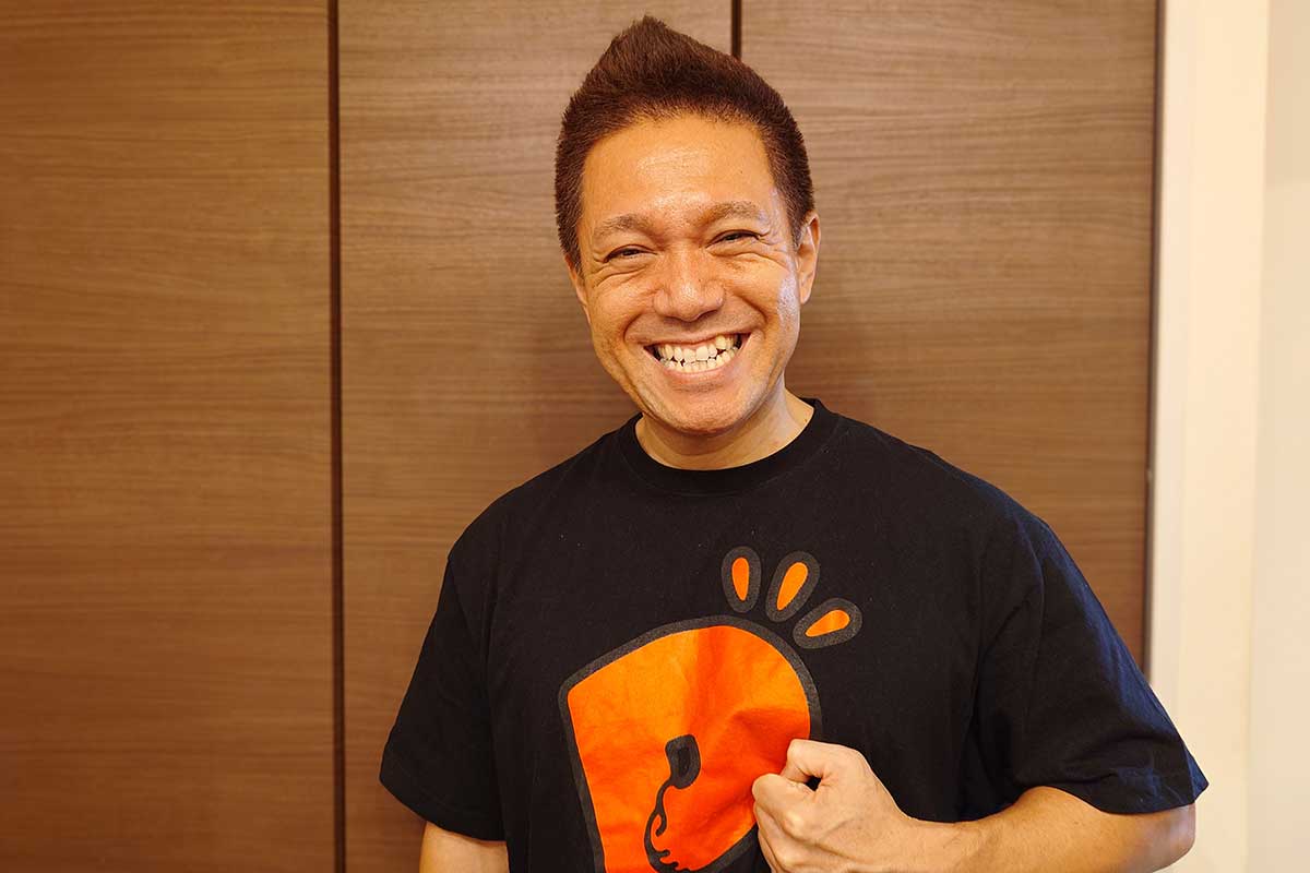 沖縄・名護のパーソナルジム内でインタビューに応じたパッション屋良【写真:ENCOUNT編集部】