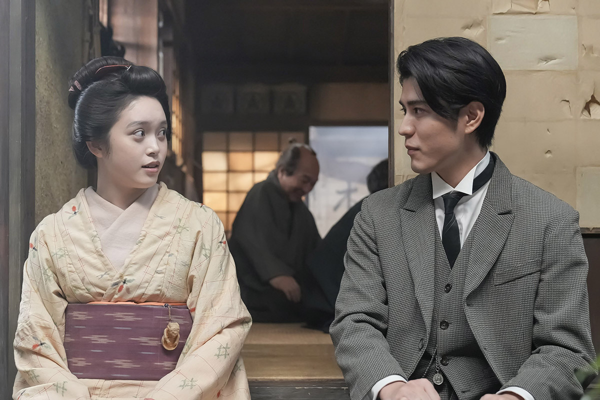 トキ（髙石あかり）と銀二郎（寛一郎）【写真：(C)NHK】