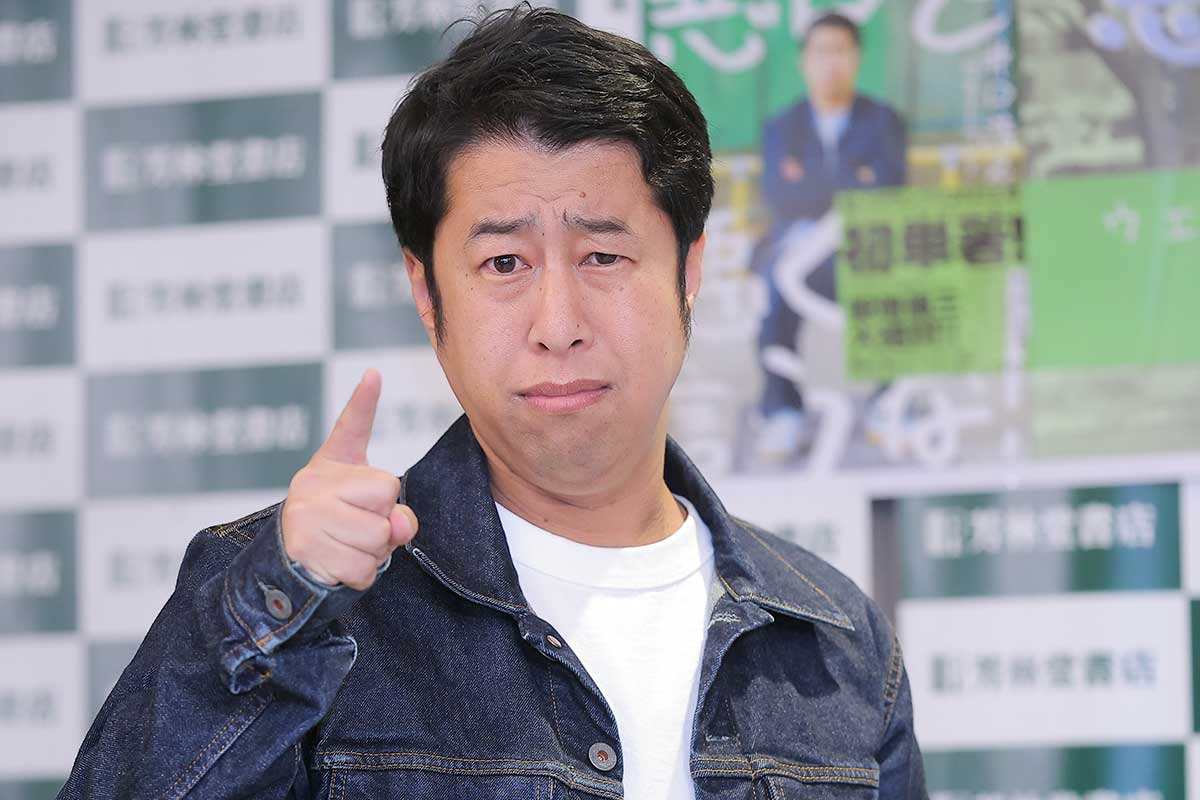 囲み取材に応じたウエストランドの井口浩之【写真:ENCOUNT編集部】