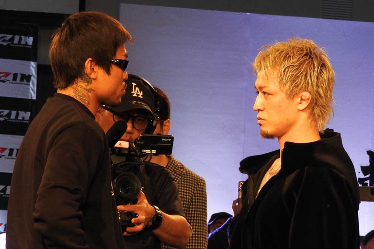 芦澤竜誠（左）との試合は大会屈指の個性派カードとなった【写真：ENCOUNT編集部】