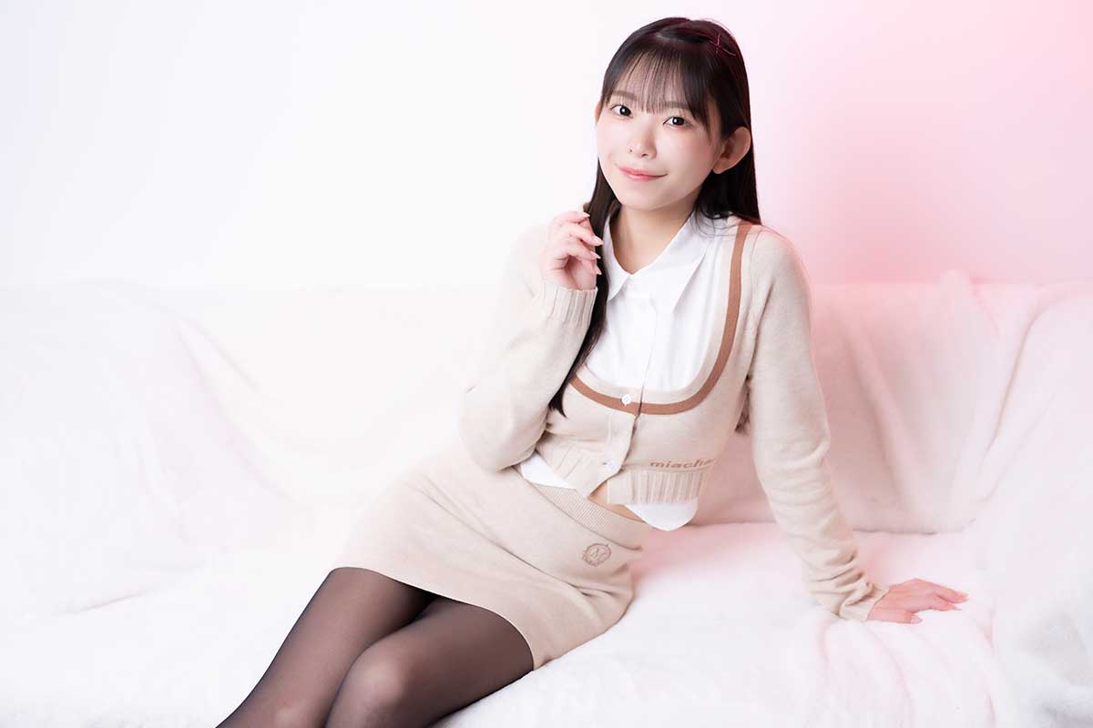 プロデューサーとしてメンバー5人の魅力を熱く語った【写真:藤岡雅樹】