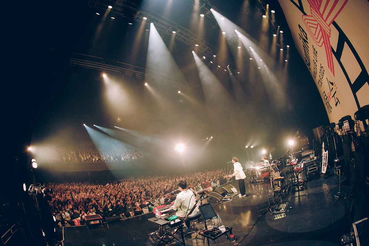 楽曲が『映画ドラえもん 新・のび太の海底鬼岩城』の主題歌に決まったことを報告した【写真：後藤壮太郎】