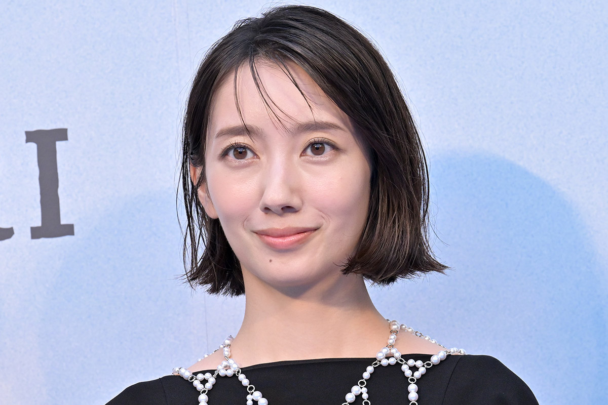 5歳下俳優と電撃婚の波瑠、ウェディングドレス姿に称賛の嵐「キ、キレイすぎる…」「美しすぎて泣けます」