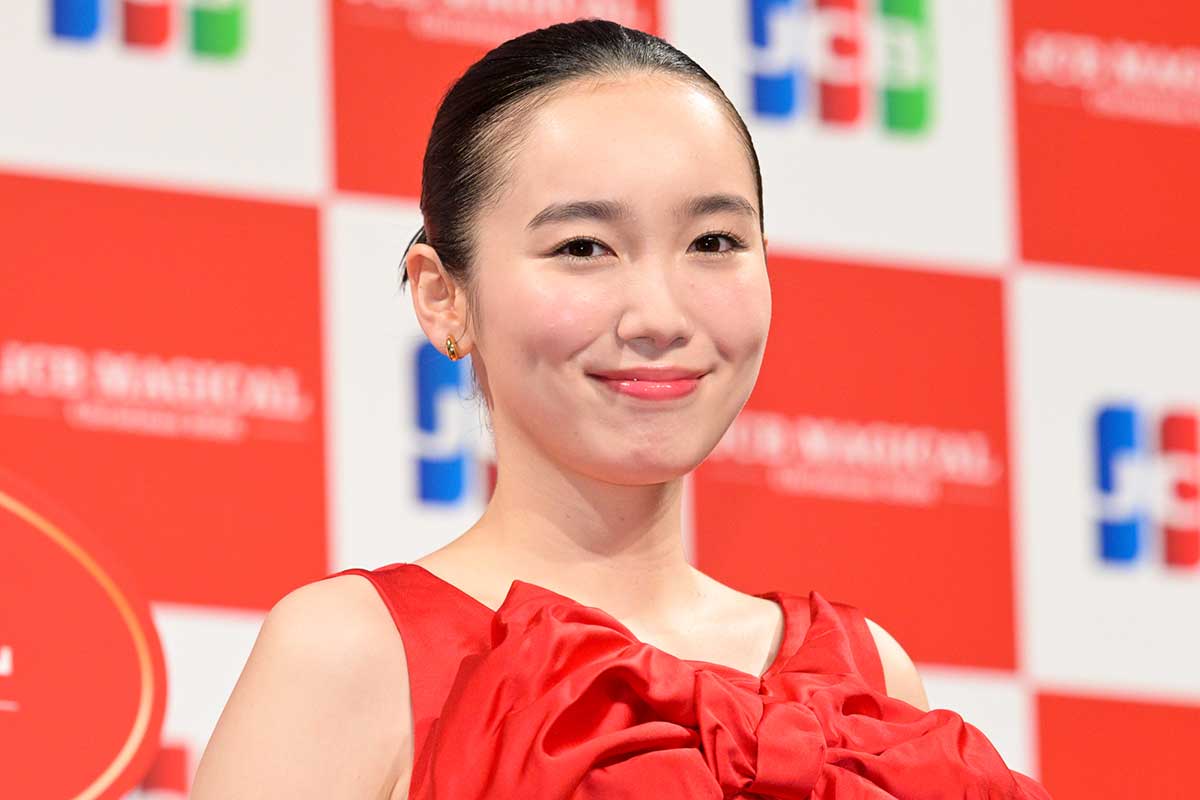 飯豊まりえ、“美ウエスト”際立つタンクトップコーデ公開　「ヘルシーで素敵です」「くびれが綺麗」の声