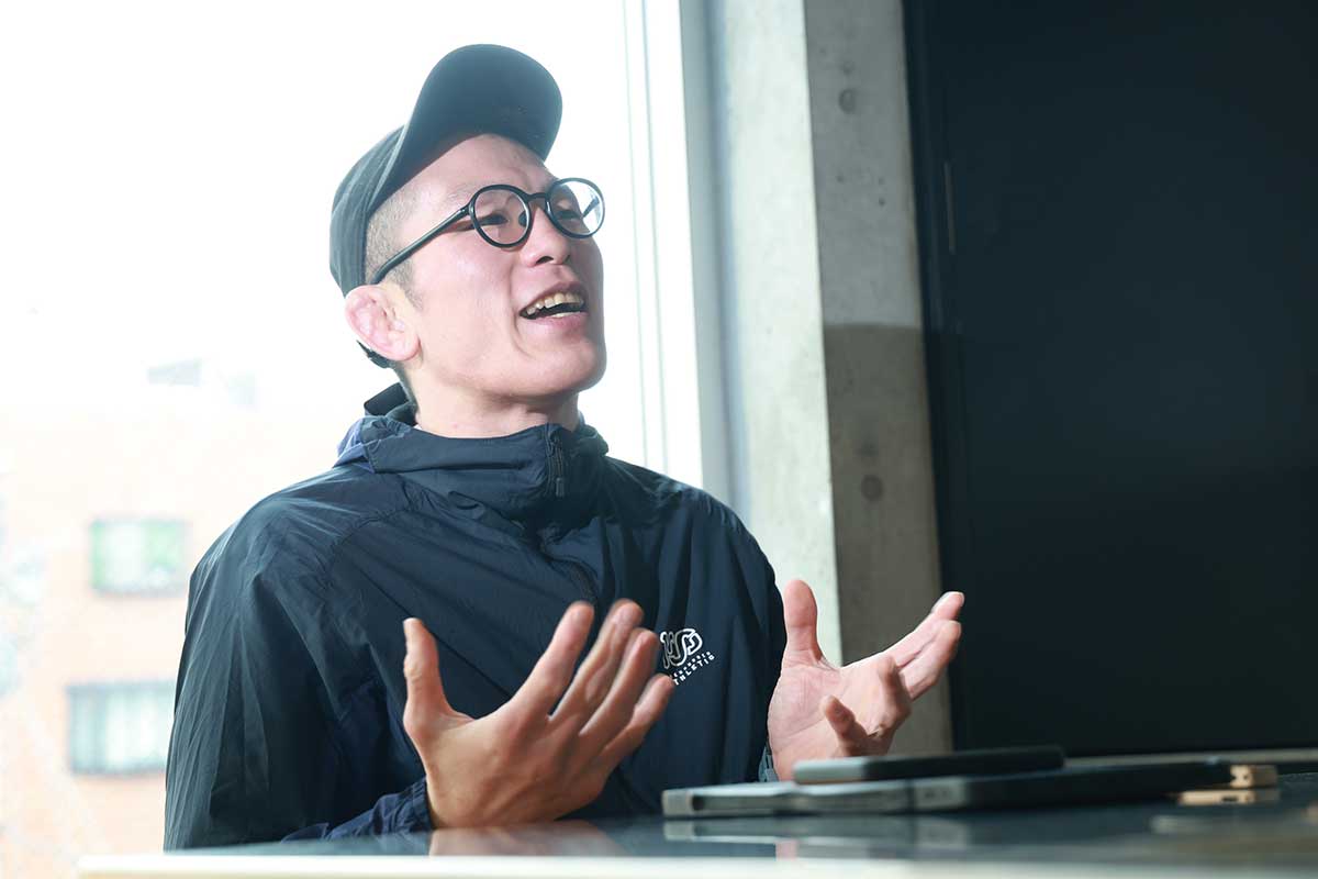 「なんでみんなATTになるのか？」と疑問を投げかけた青木真也【写真：山口比佐夫】