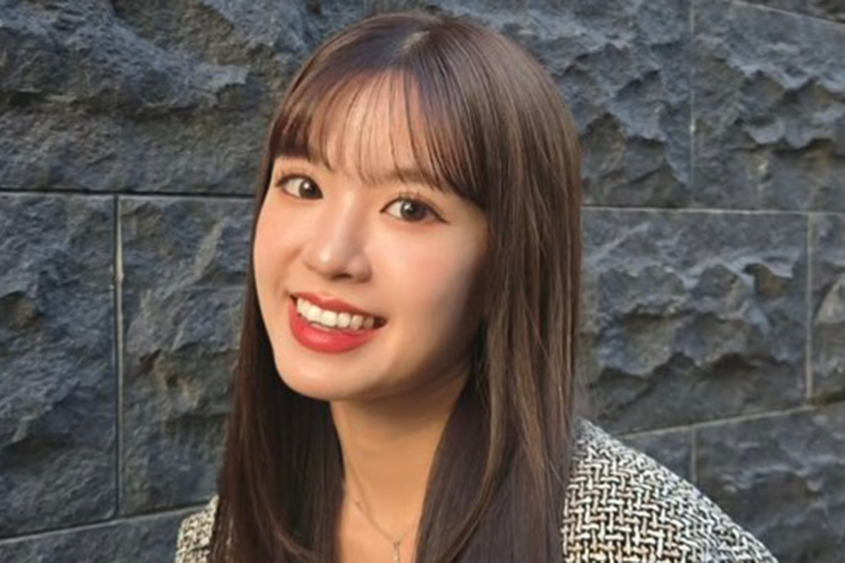 夫は巨人で活躍中…元アイドルの「人妻サンタ」コスが「可愛いですねぇ」とファン絶賛　外薗葉月「ChatGPTに背景を」