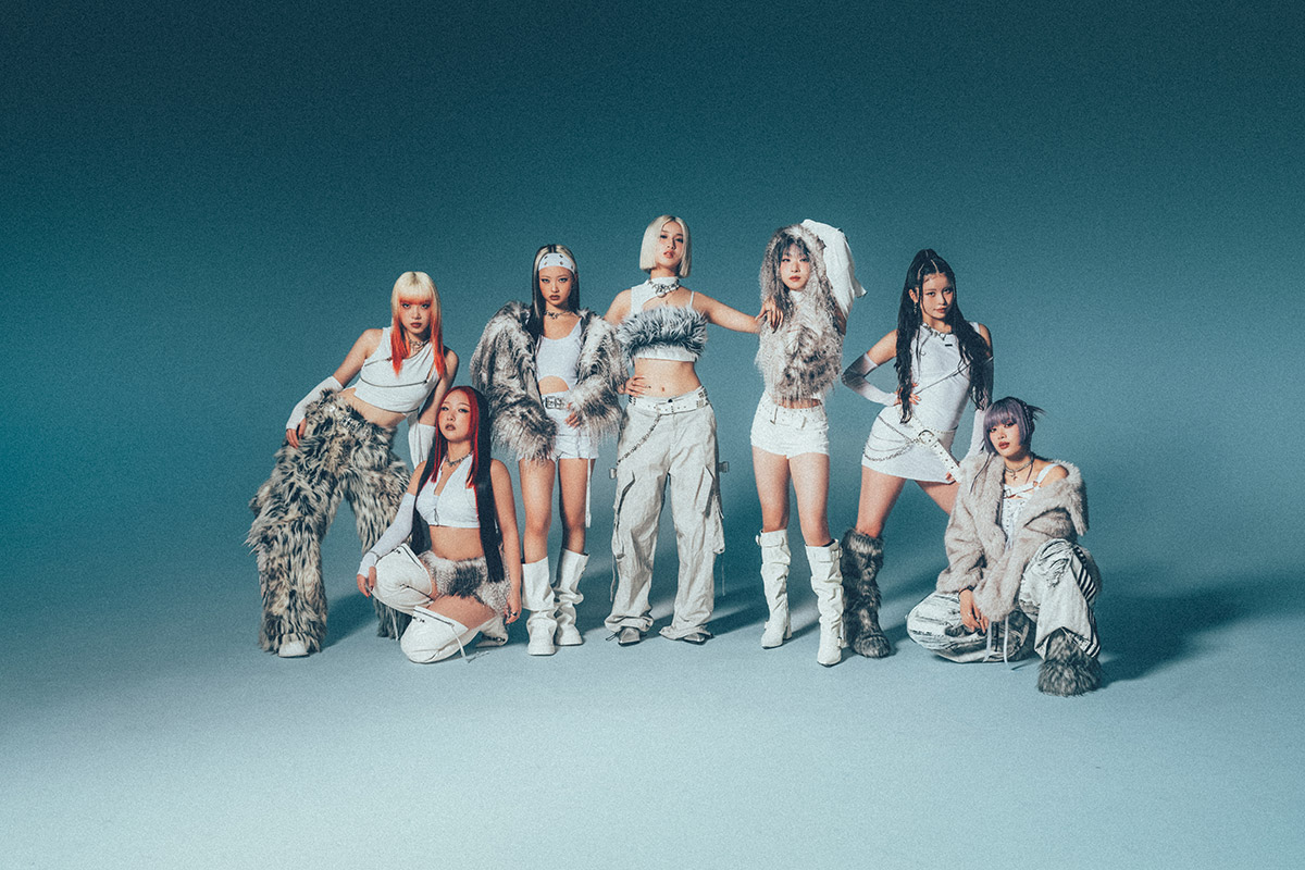 7人一緒に『NON STOP』で走り続けるHANA