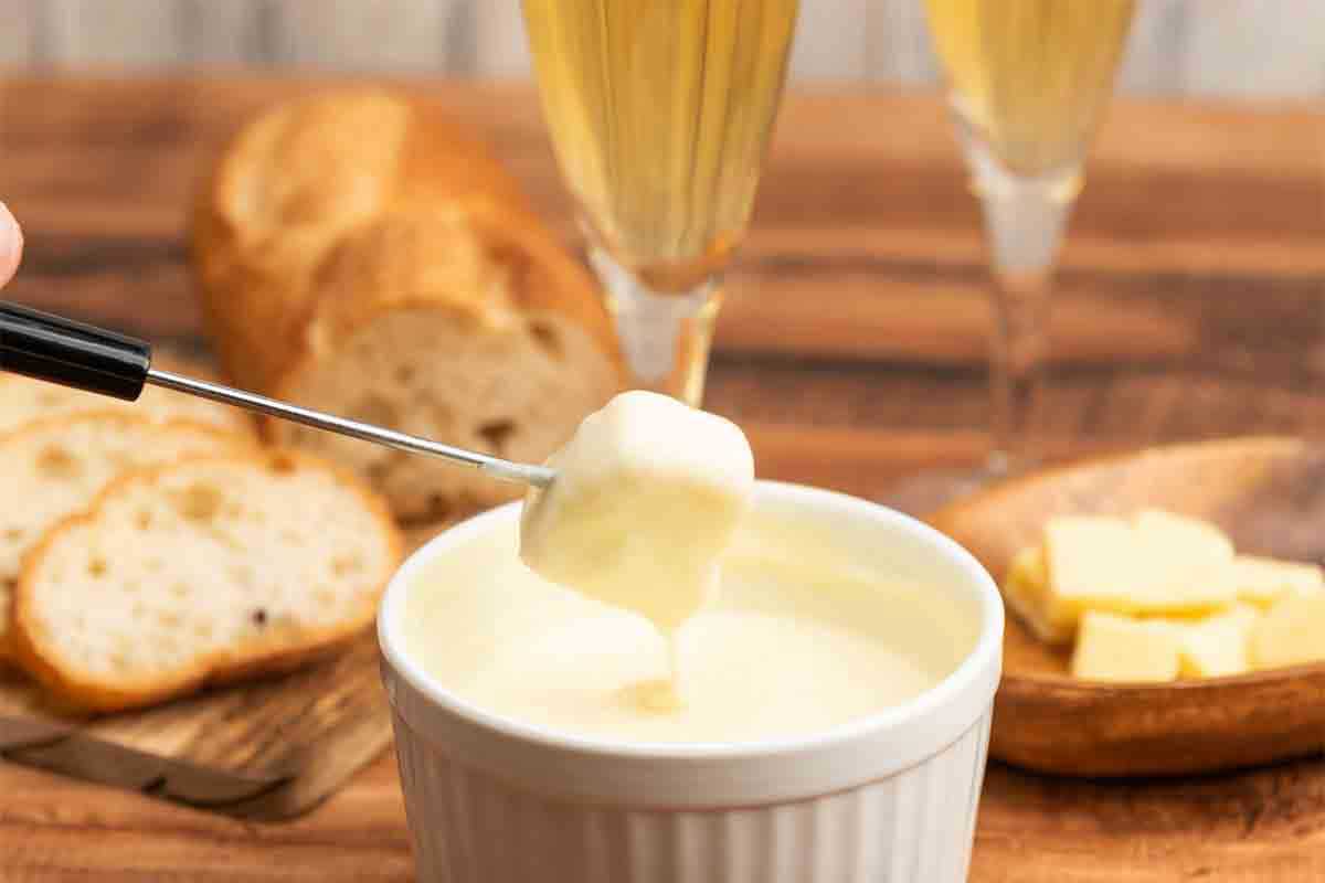 チーズフォンデュ（写真はイメージ）【写真：写真AC】