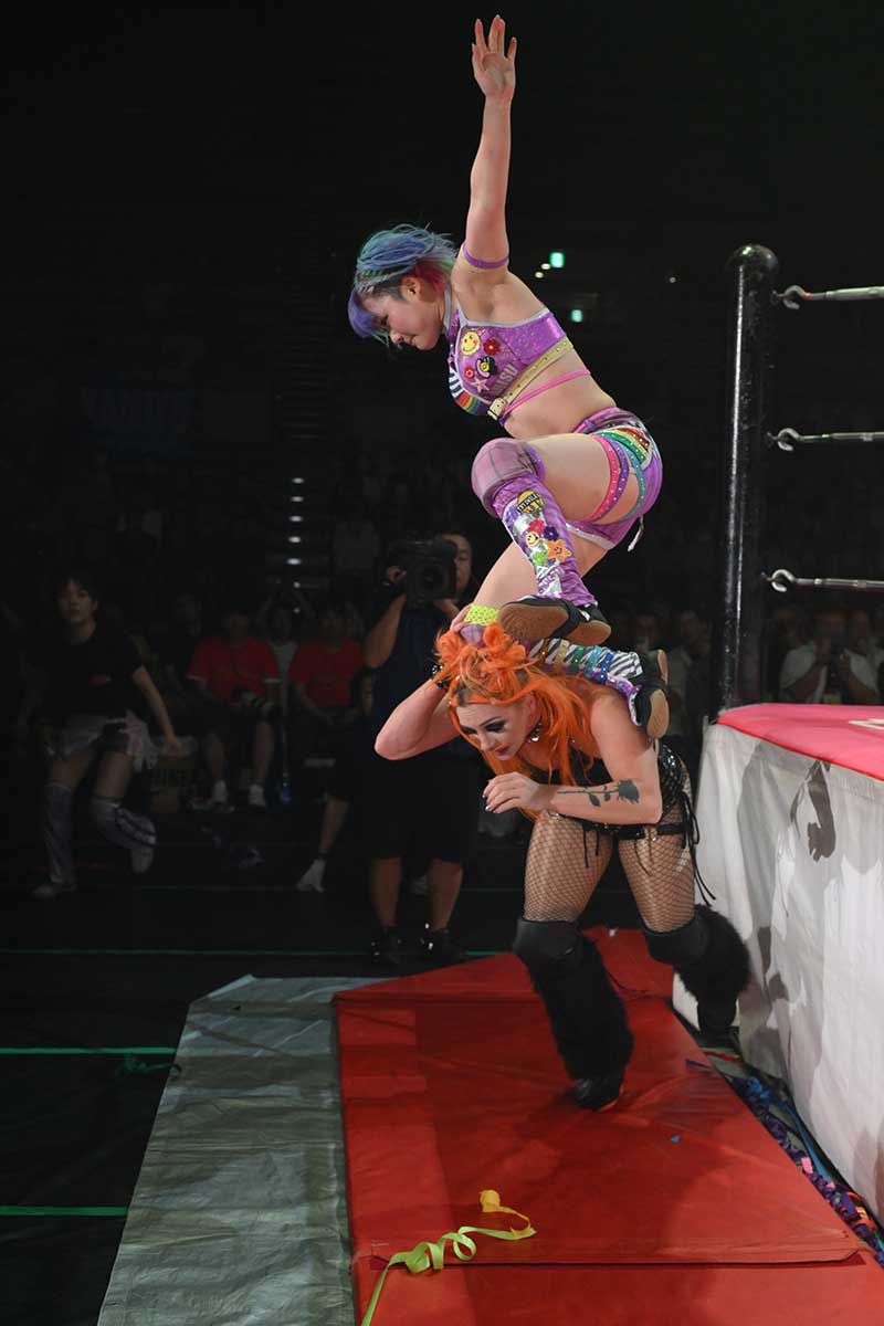 断崖式鶴ヶ城など破天荒な技も使う【写真:(C)東京女子プロレス】