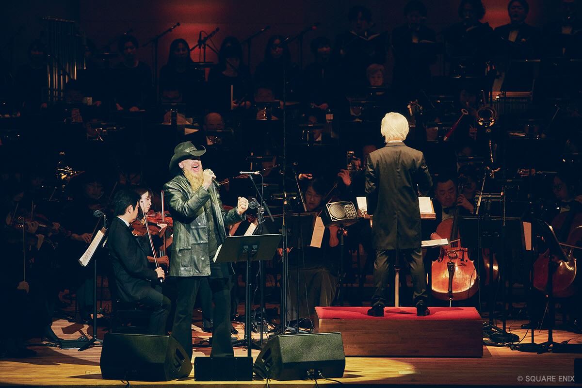 ジェイソンは圧巻のボーカルを披露した【写真：(C) SQUARE ENIX／カメラマン：山川哲矢】