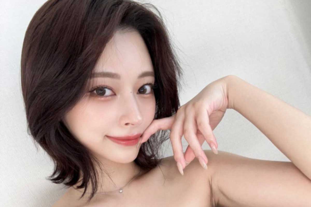 Fカップ“美女”、ぴったぴたニットで極寒ディズニー満喫　「可愛すぎる」「シーなのに薄着！」ファン興奮