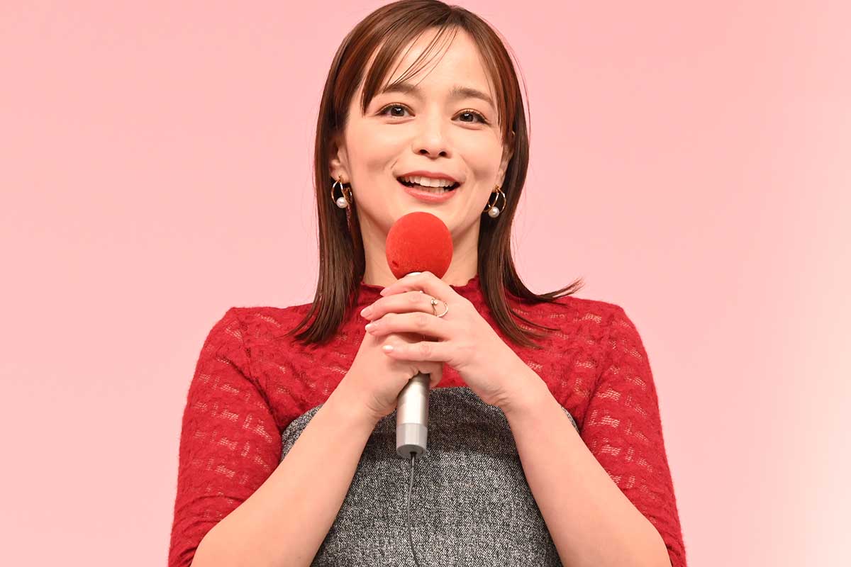 記者会見に出席した加藤ローサ【写真:ENCOUNT編集部】