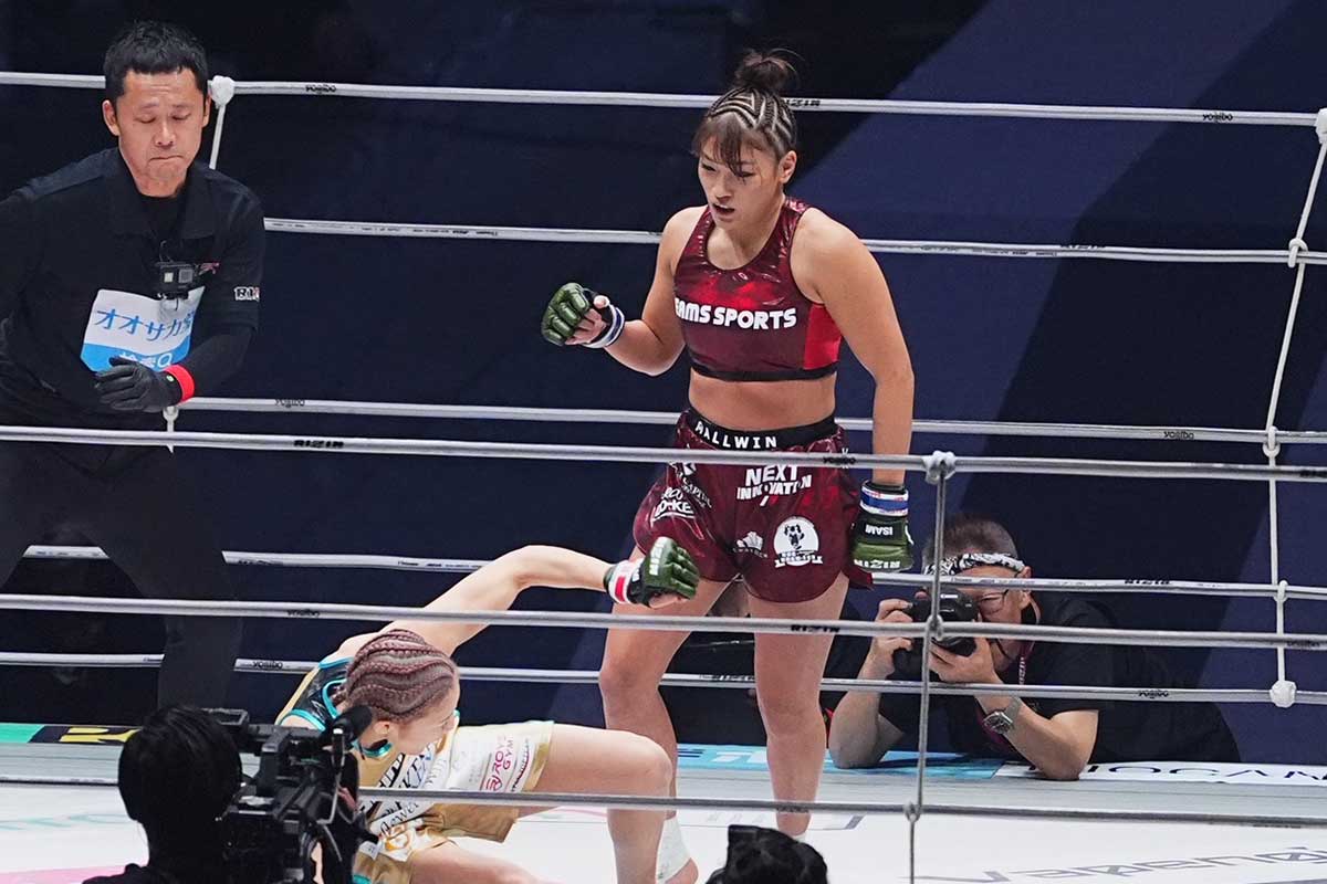 1Rに伊澤星花からダウンを奪ったRENA【写真：小林靖】