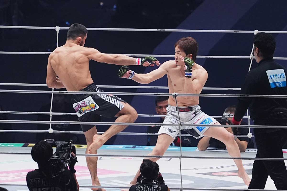 ラジャブアリ・シェイドゥラエフに敗北した朝倉未来（右）【写真：小林靖】