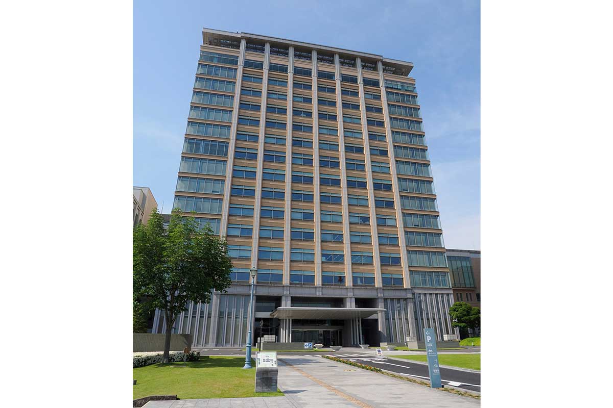 暴行動画拡散が波紋…始業式順延の可能性も　「どういう学校なんだ」問い合わせは200件超