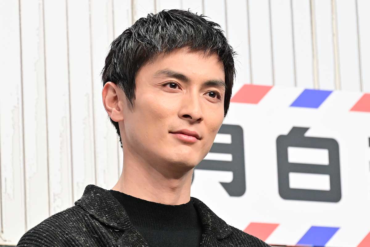 「誰が本人を呼んで来いと」　文豪役の高良健吾、衝撃“再現度”にネット「一発で分かる」「ご本人様…!?」