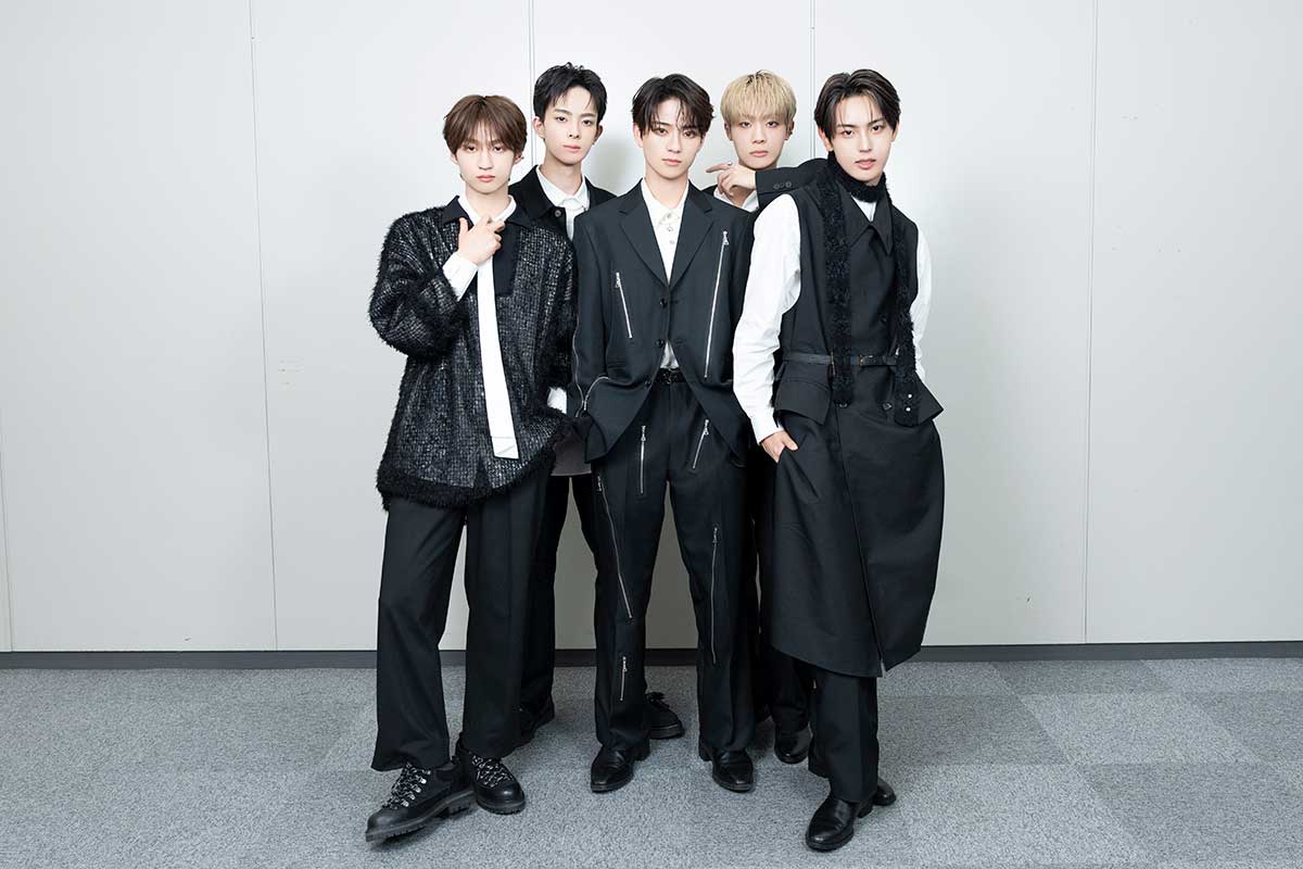 TORINNERメンバーの全身カット【写真:増田美咲】