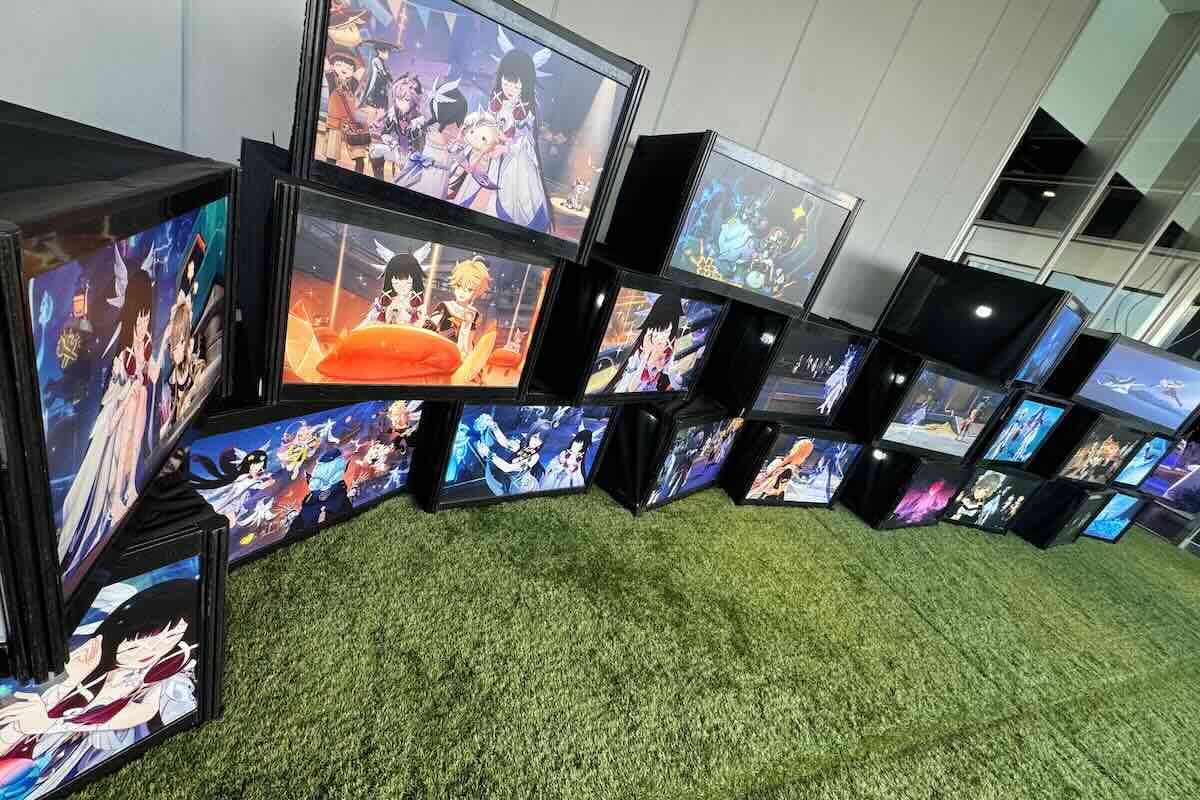 バルコニーにはメモリーボックスが並べられている【写真:ENCOUNT編集部】