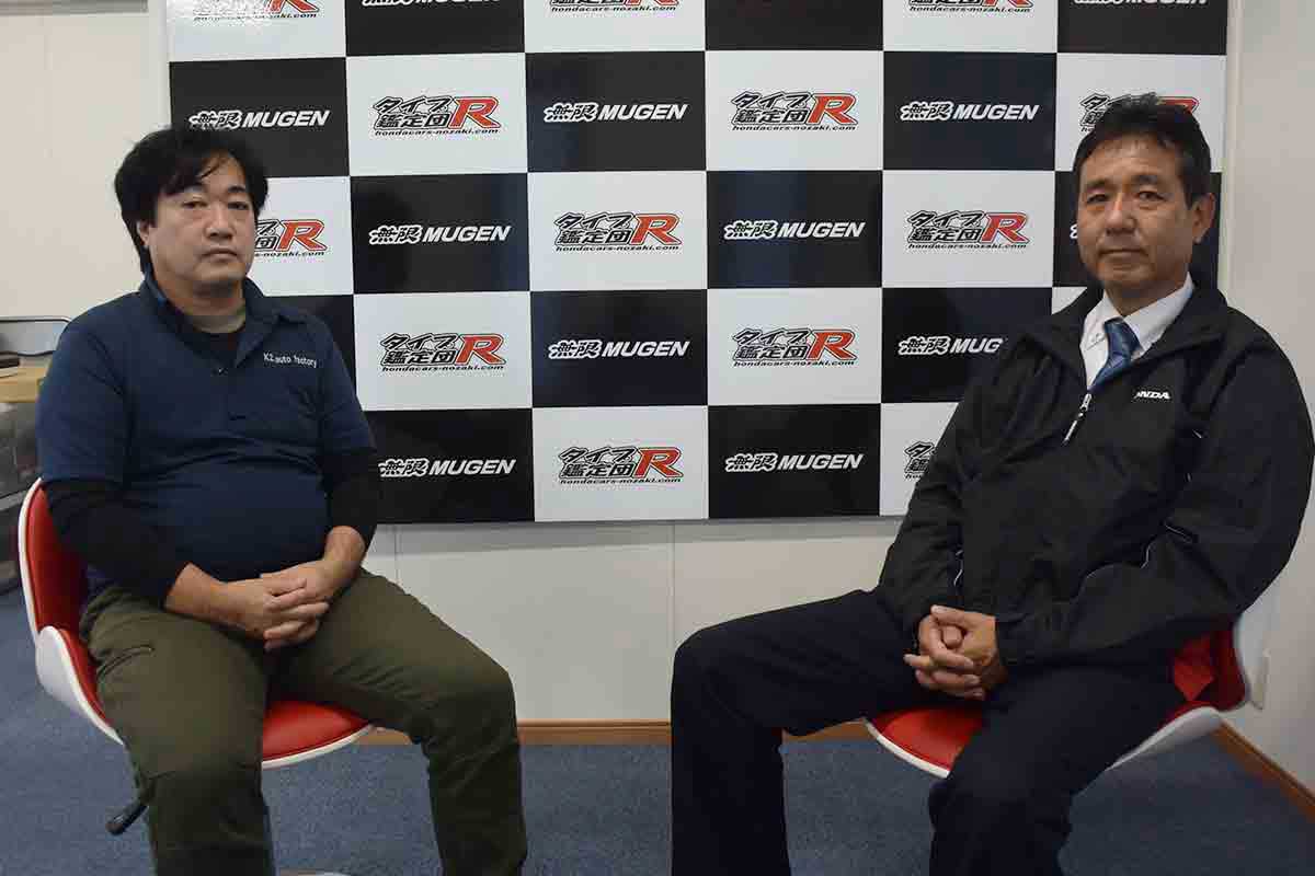 「車両盗難を厳罰化にする会」代表のKUNさん（左）とホンダカーズ野崎の松本正美店長【写真：ENCOUNT編集部】