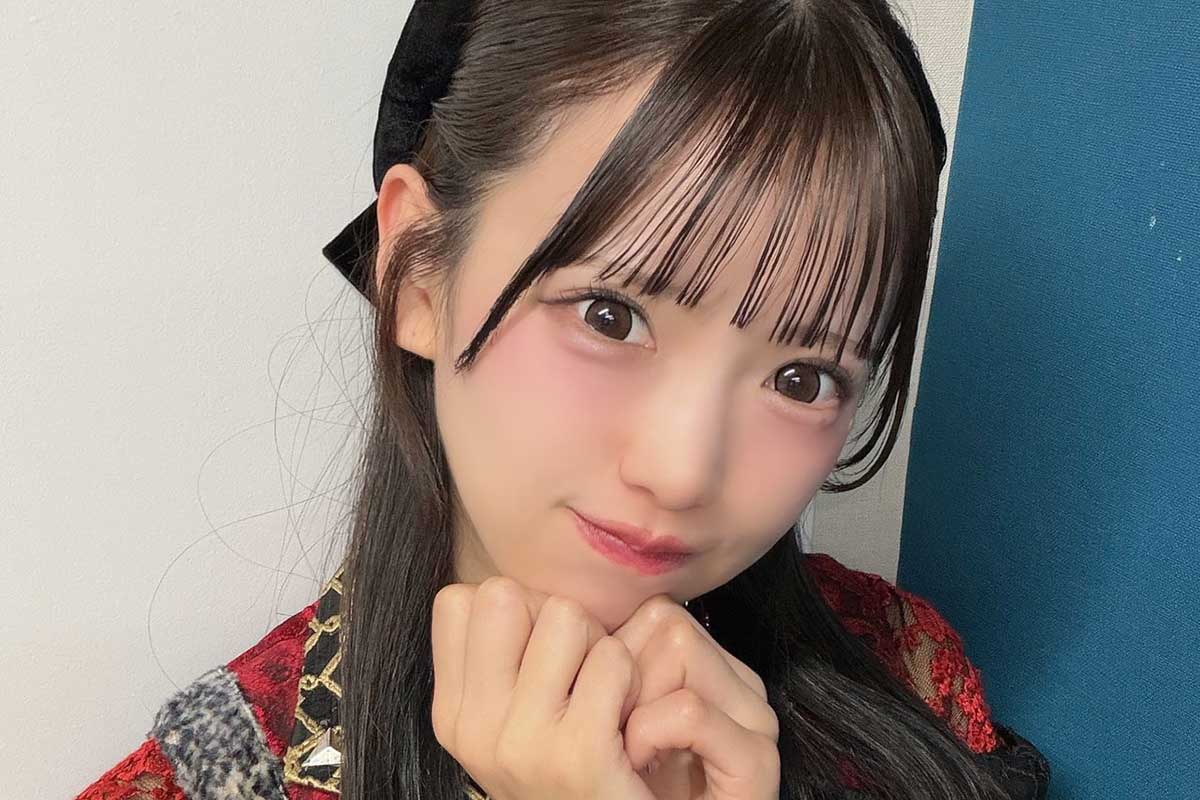 「想像の上をいく…」　現役アイドル、階段状のお腹“はみ肉”に衝撃「やばwww」「たるみすぎやん」