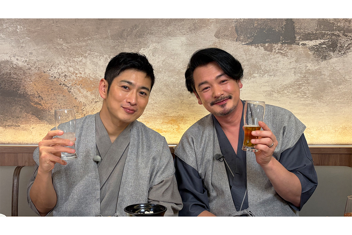 『今泊まりたい！いいふろ温泉宿』に出演する松田悟志（左）と小田井涼平【写真：(C)BS10】