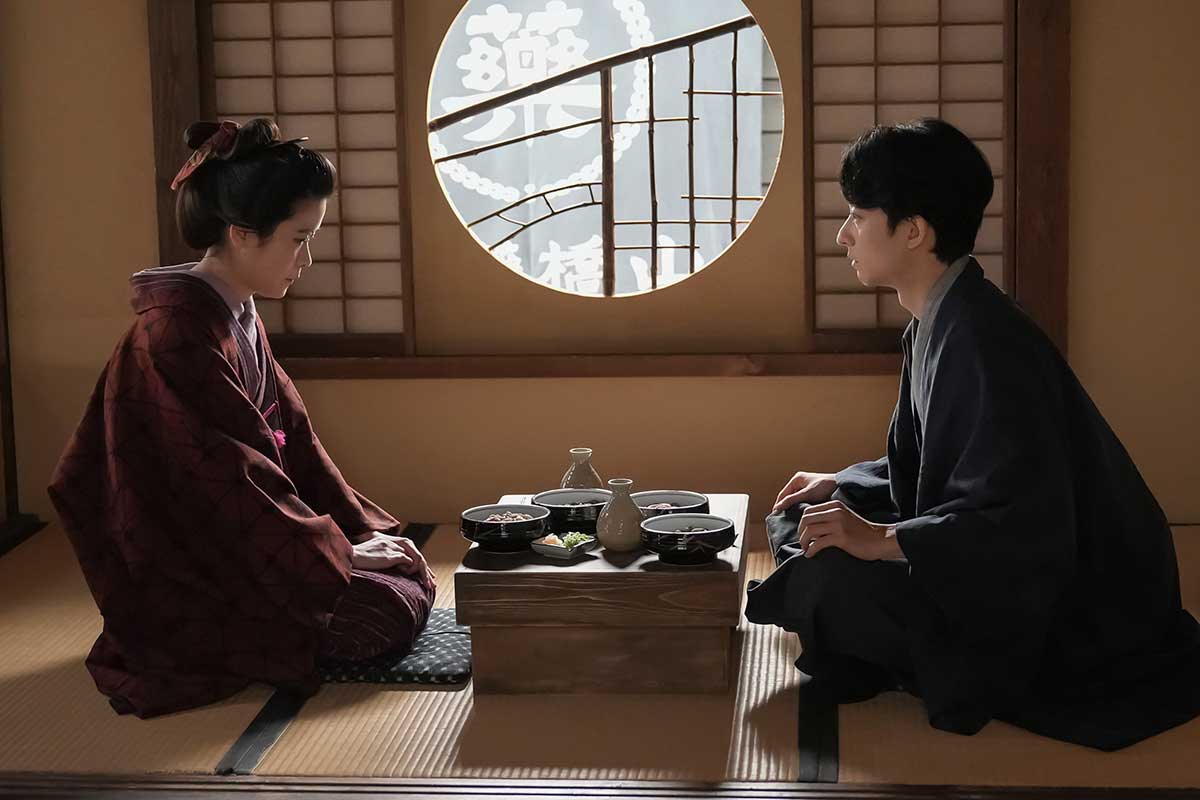 サワ（円井わん）と庄田（濱正悟）【写真：(C)NHK】